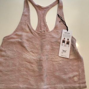 Alo Yoga step tank new season color